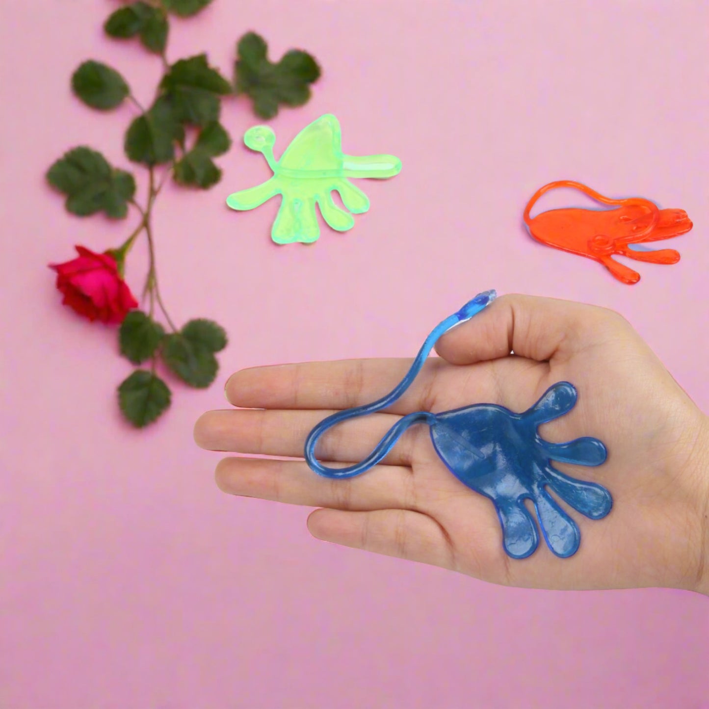 10Pcs Nostalgic Elastic Telescopic Sticky Palm Toys Trick